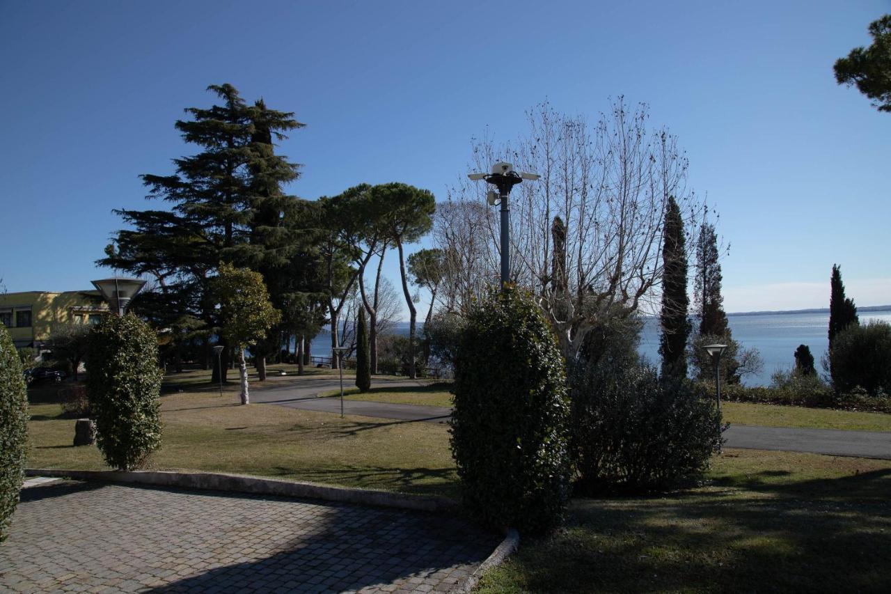 Lato Soleggiato @Gardazzurro Padenghe sul Garda Exterior foto