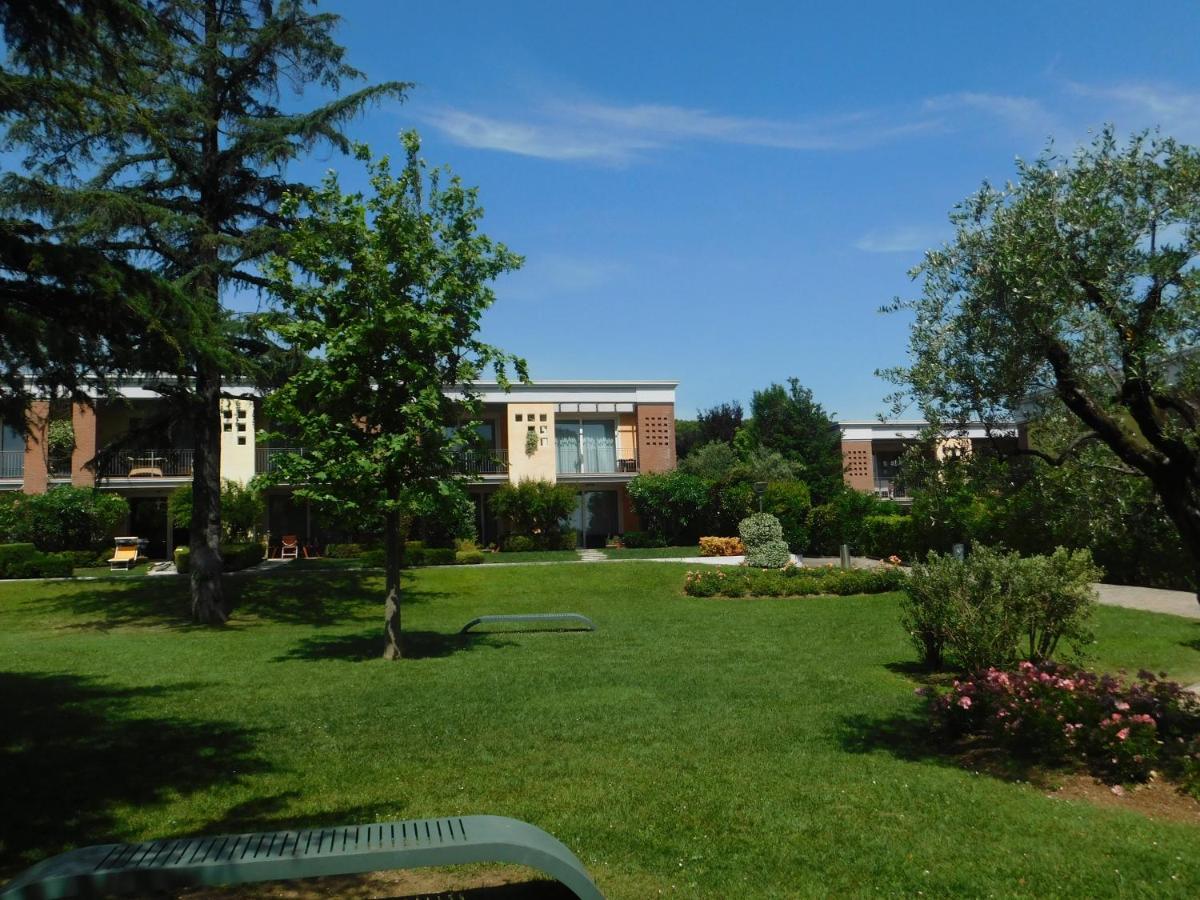 Lato Soleggiato @Gardazzurro Padenghe sul Garda Exterior foto