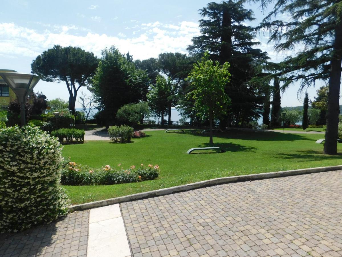 Lato Soleggiato @Gardazzurro Padenghe sul Garda Exterior foto